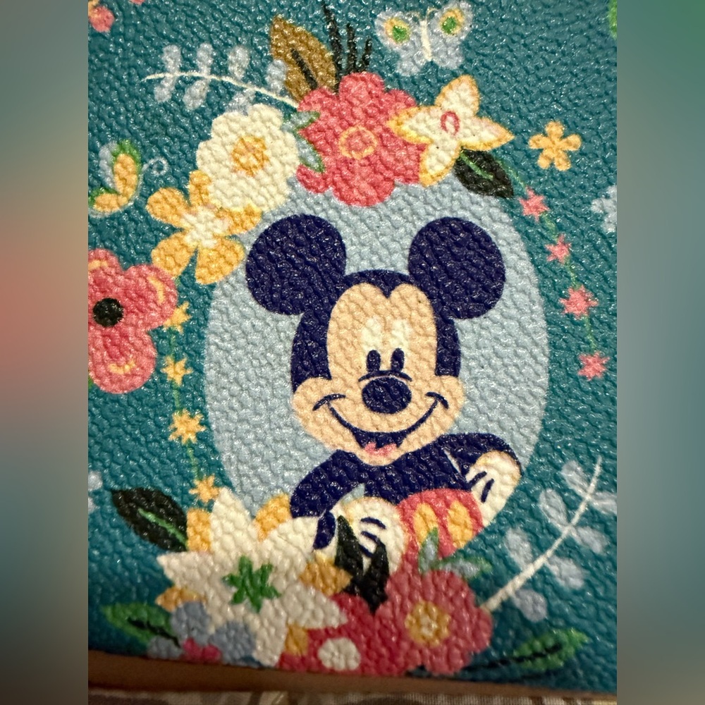 Disney Dooney & Bourke Epcot International Flower & Garden Festival wristlet - Picture 2 of 13